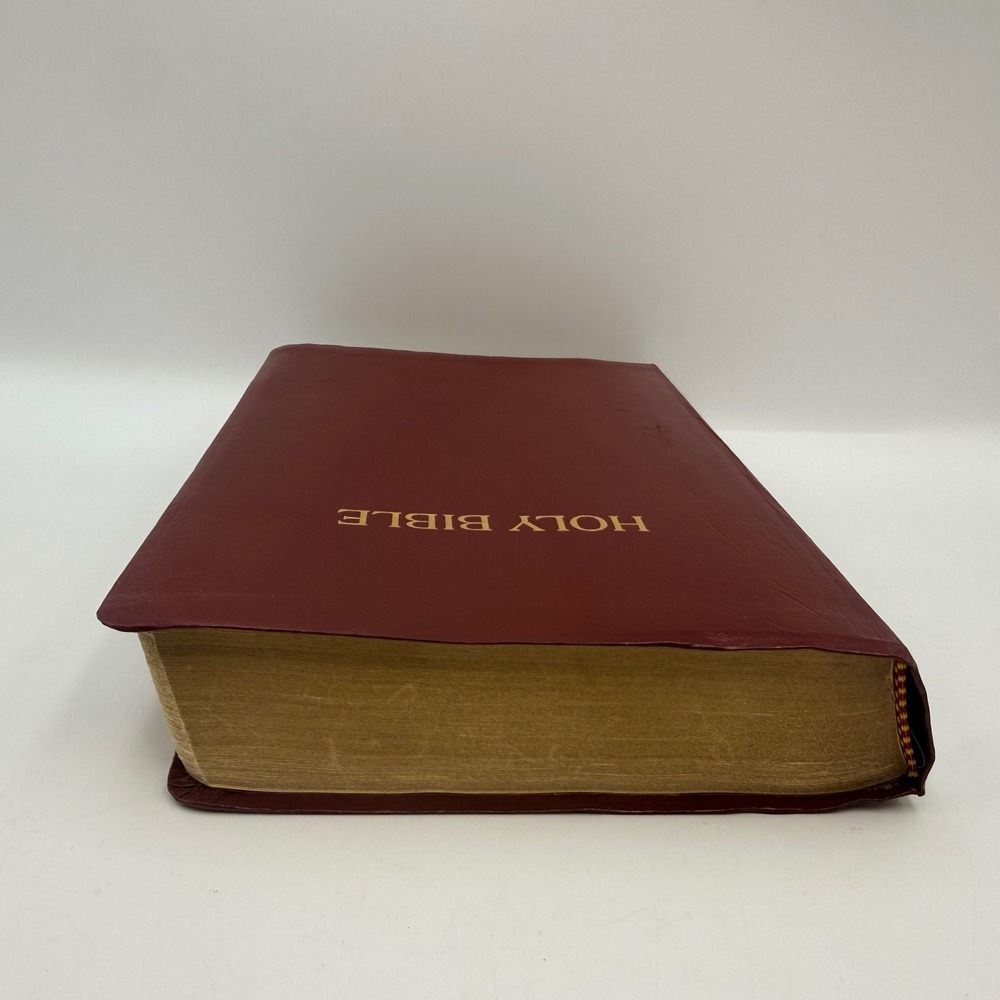 NKJV Holy Bible Giant Print Center-Column Reference Thomas Nelson Burgundy 993BG - Picture 4 of 7